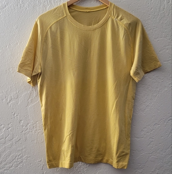 Lululemon Tech Tee Size Medium As is****** - Picture 1 of 5